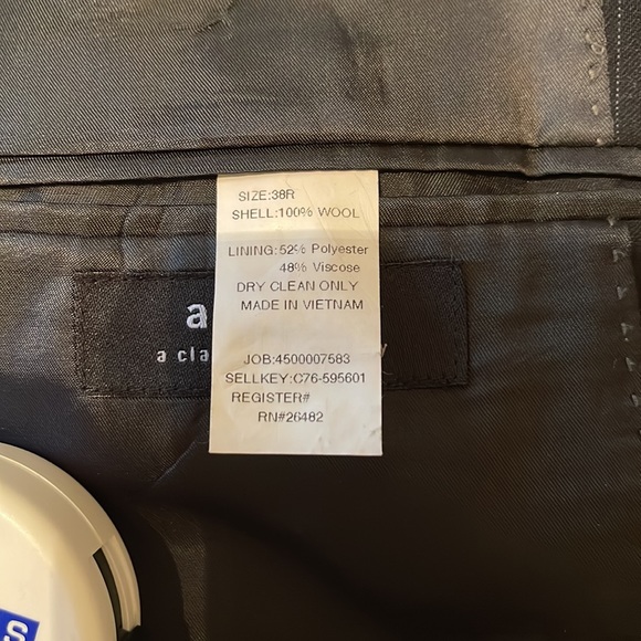 Men’s two piece pinstripe suit - Picture 10 of 10